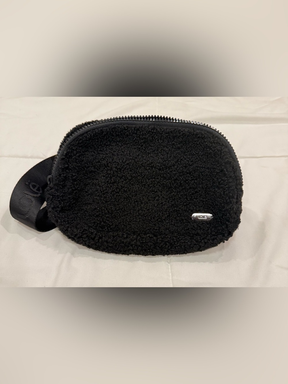 Lolë Unisex Sherpa Fleece Belt Bag Crossbody Fanny Pack Black OS